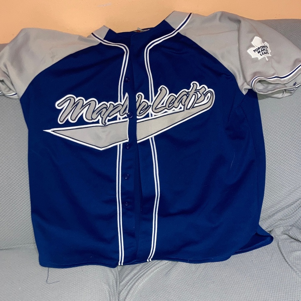 Vintage Blue Maple Leafs Button-Up Jersey no name